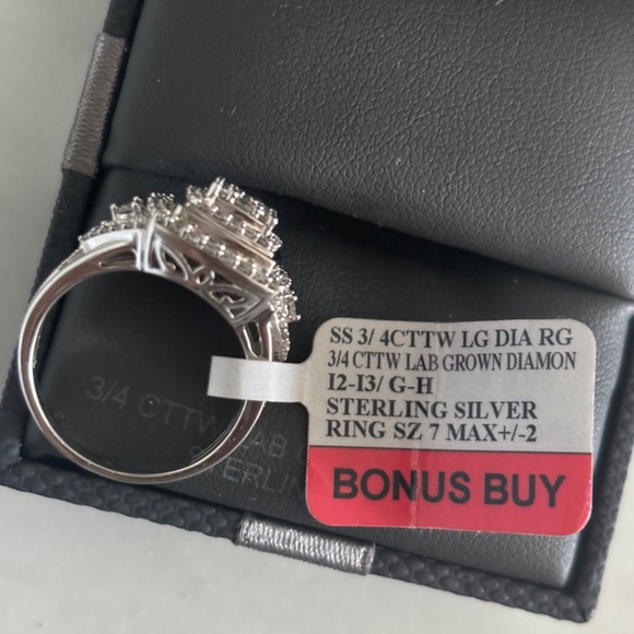 Diamond ring - Picture 3 of 3